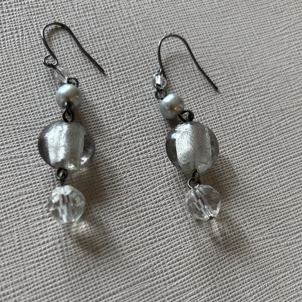 Silver Tone Glass Drop Costume Earrings – Clear and Pearl Accent